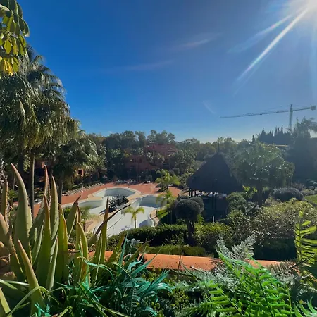 شقة Luxury 3br In Aloha Golf - Large Terrace & Pool *