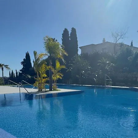 Luxury 3br In Aloha Golf - Large Terrace & Pool شقة *